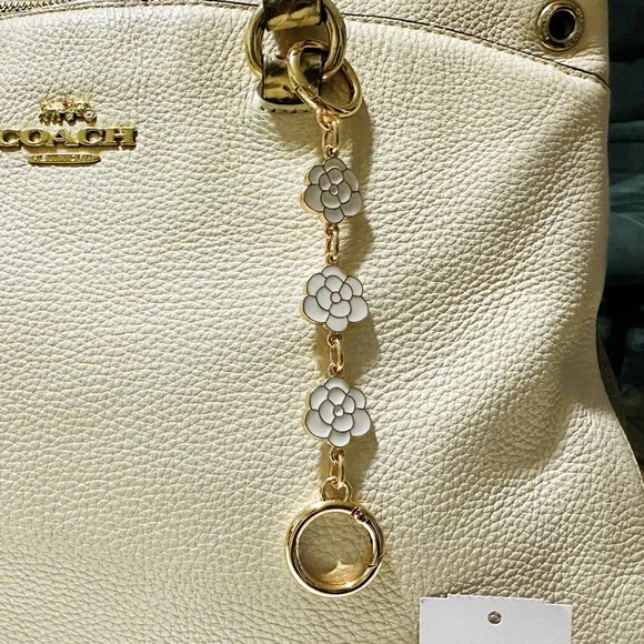 Coach shoulder bag Cream Leather Satchel with Signature Trim and Gold Hardware - Picture 6 of 17